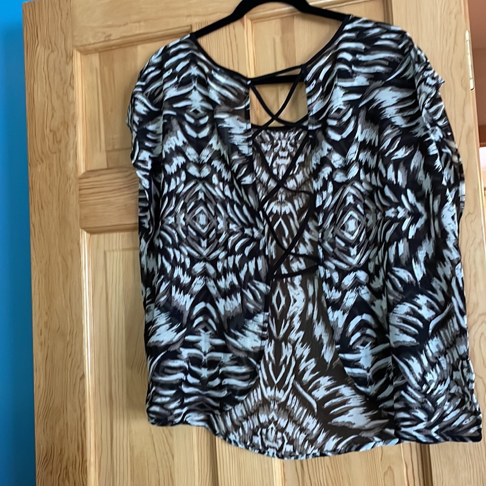 Torrid top - Picture 2 of 4